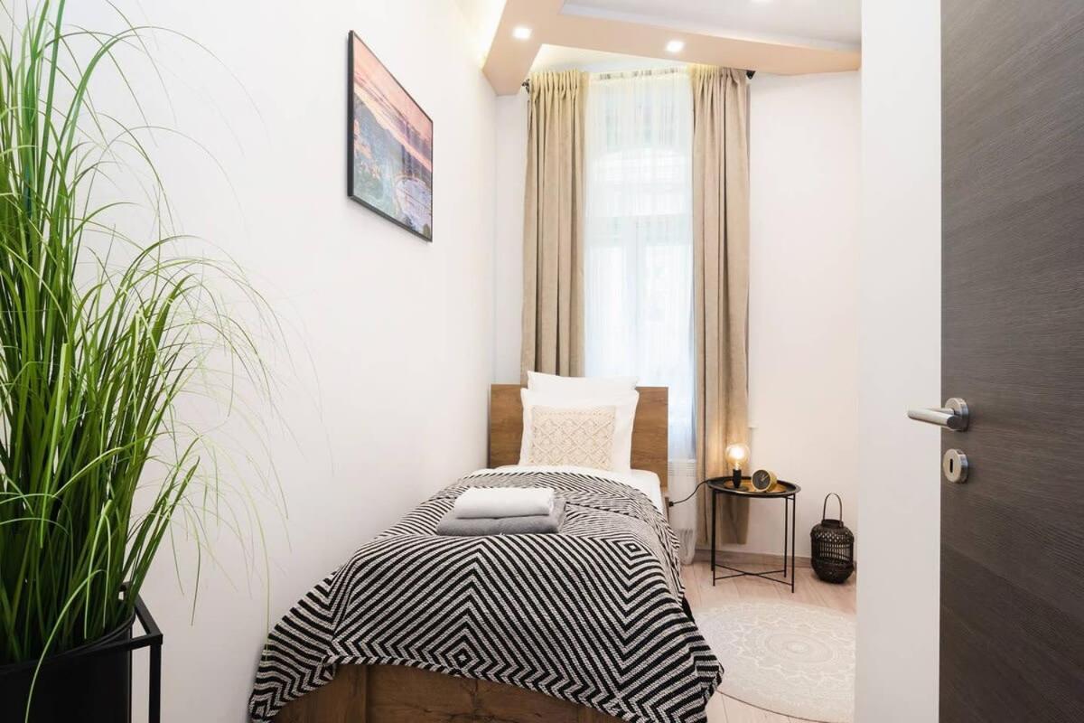 Perfect Place In The Heart Of Downtown 부다페스트 외부 사진